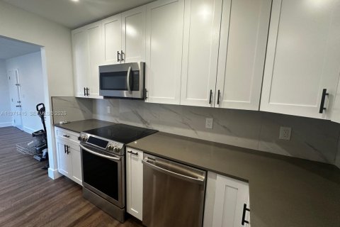 Кондоминиум с 1 спальней в Норт-Майами, Флорида № 2032521