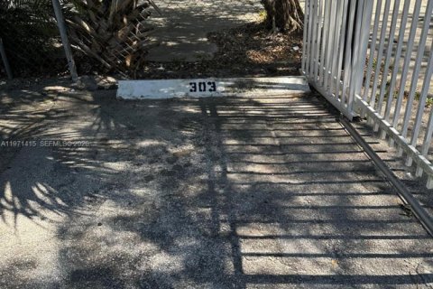 Снять в аренду кондоминиум в Норт-Майами, Флорида 1 спальня, 61.41м2, № 2032521 - фото 18