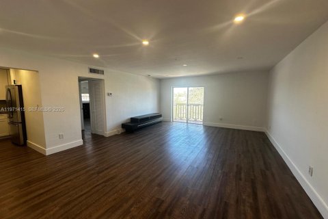 Снять в аренду кондоминиум в Норт-Майами, Флорида 1 спальня, 61.41м2, № 2032521 - фото 4