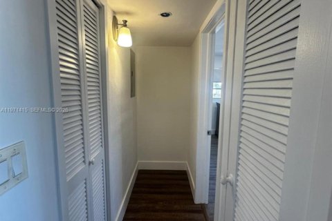 Снять в аренду кондоминиум в Норт-Майами, Флорида 1 спальня, 61.41м2, № 2032521 - фото 8