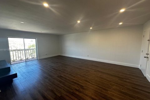 Снять в аренду кондоминиум в Норт-Майами, Флорида 1 спальня, 61.41м2, № 2032521 - фото 5