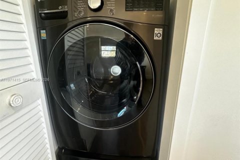 Снять в аренду кондоминиум в Норт-Майами, Флорида 1 спальня, 61.41м2, № 2032521 - фото 14