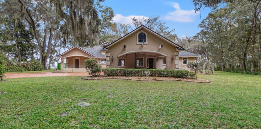 House in Green Cove Springs, Florida 3 bedrooms, 269.79 sq.m. № 855246