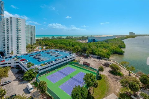 Condominio en venta en Sunny Isles Beach, Florida, 2 dormitorios, 113.34 m2 № 1709975 - foto 7