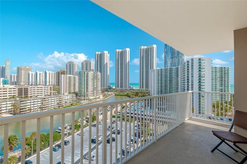 Condominio en venta en Sunny Isles Beach, Florida, 2 dormitorios, 113.34 m2 № 1709975 - foto 8