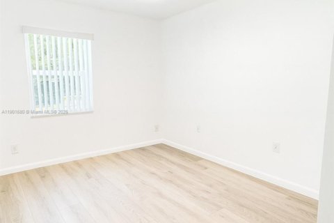 Casa en venta en Hollywood, Florida, 2 dormitorios, 84.91 m2 № 1953220 - foto 4