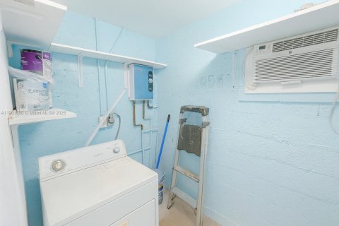 Casa en venta en Hollywood, Florida, 2 dormitorios, 84.91 m2 № 1953220 - foto 10