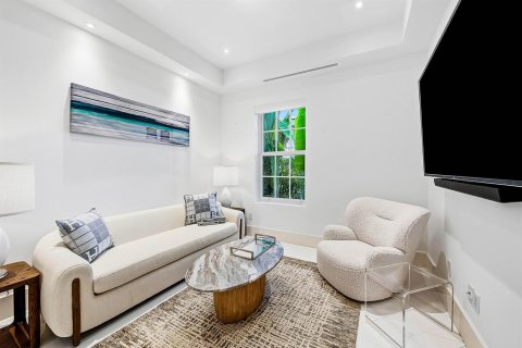 Купить виллу или дом в Палм-Бич, Флорида 6 комнат, 287.25м2, № 2190743 - фото 15