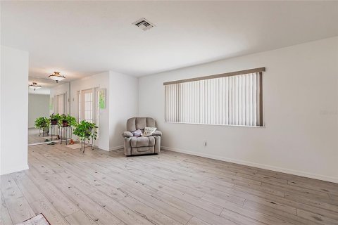 House in Punta Gorda, Florida 3 bedrooms, 173.17 sq.m. № 1757629 - photo 6