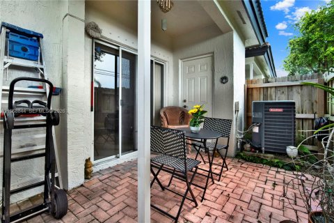 Condo in Homestead, Florida, 2 bedrooms  № 2031798 - photo 19