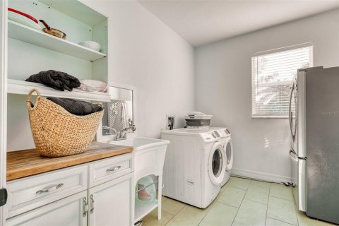 Купить виллу или дом в Сарасота, Флорида 8 комнат, 271.27м2, № 1642436 - фото 23