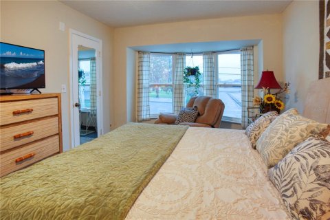 Condo in Saint Petersburg, Florida, 1 bedroom  № 1833637 - photo 12