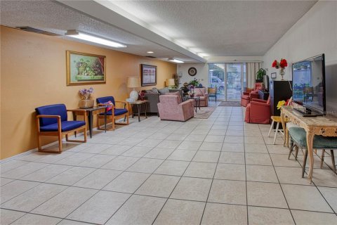 Condo in Saint Petersburg, Florida, 1 bedroom  № 1833637 - photo 16