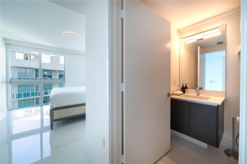 Condominio en alquiler en Sunny Isles Beach, Florida, 3 dormitorios, 175.77 m2 № 2059956 - foto 14
