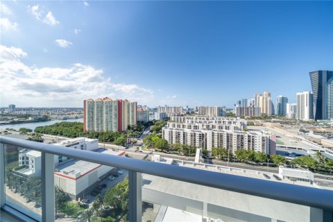 Condominio en alquiler en Sunny Isles Beach, Florida, 3 dormitorios, 175.77 m2 № 2059956 - foto 17