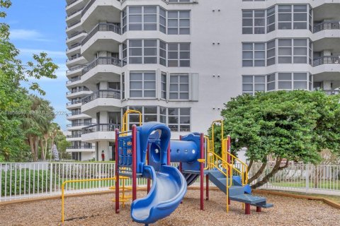 Copropriété à louer à Aventura, Floride: 2 chambres, 109.72 m2 № 2020397 - photo 29