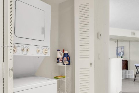 Copropriété à louer à Aventura, Floride: 2 chambres, 109.72 m2 № 2020397 - photo 26