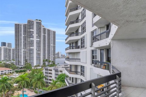 Copropriété à louer à Aventura, Floride: 2 chambres, 109.72 m2 № 2020397 - photo 6