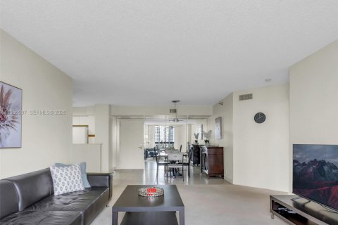 Copropriété à louer à Aventura, Floride: 2 chambres, 109.72 m2 № 2020397 - photo 7