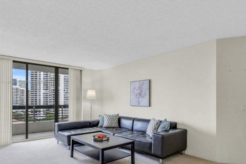 Copropriété à louer à Aventura, Floride: 2 chambres, 109.72 m2 № 2020397 - photo 3