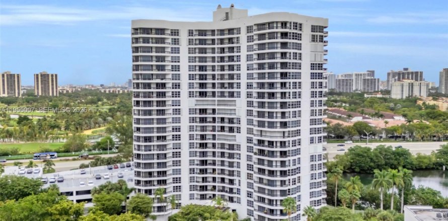 Condo à Aventura, Floride, 2 chambres  № 2020397