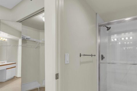 Copropriété à louer à Aventura, Floride: 2 chambres, 109.72 m2 № 2020397 - photo 19