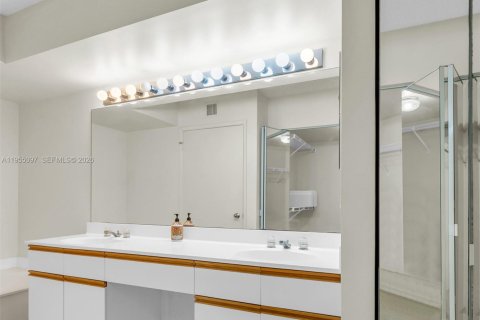 Copropriété à louer à Aventura, Floride: 2 chambres, 109.72 m2 № 2020397 - photo 17