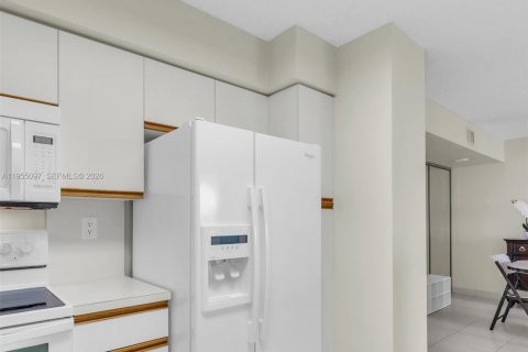 Copropriété à louer à Aventura, Floride: 2 chambres, 109.72 m2 № 2020397 - photo 12