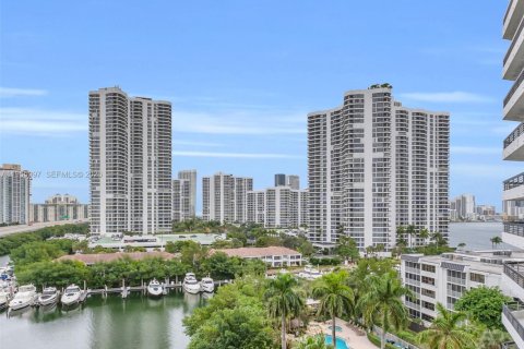 Copropriété à louer à Aventura, Floride: 2 chambres, 109.72 m2 № 2020397 - photo 27