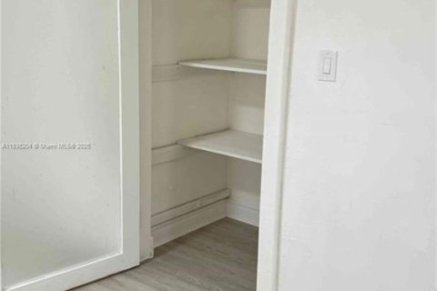 Купить виллу или дом в Майами-Гарденс, Флорида 3 спальни, 107.02м2, № 1818371 - фото 22