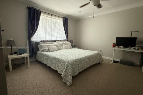 Villa ou maison à louer à Miami, Floride: 3 chambres, 150.69 m2 № 2076435 - photo 12
