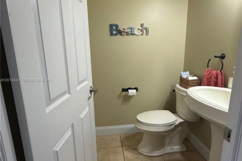 Villa ou maison à louer à Miami, Floride: 3 chambres, 150.69 m2 № 2076435 - photo 27