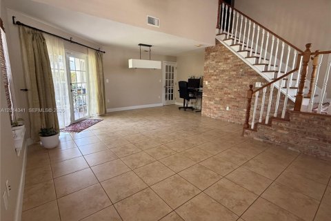 Villa ou maison à louer à Miami, Floride: 3 chambres, 150.69 m2 № 2076435 - photo 7