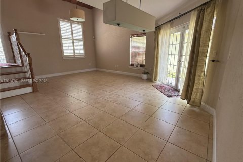Villa ou maison à louer à Miami, Floride: 3 chambres, 150.69 m2 № 2076435 - photo 5