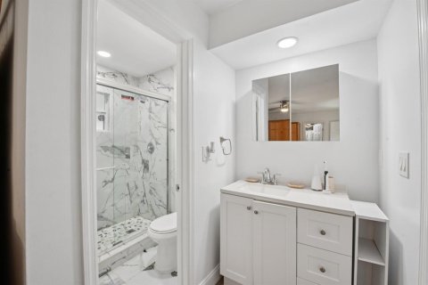 Villa ou maison à vendre à North Lauderdale, Floride: 3 chambres, 222.59 m2 № 2174105 - photo 25