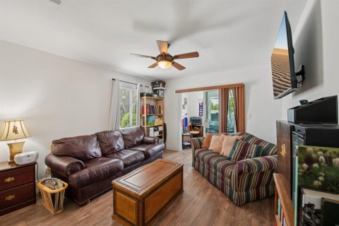 Villa ou maison à vendre à North Lauderdale, Floride: 3 chambres, 222.59 m2 № 2174105 - photo 11