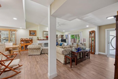Villa ou maison à vendre à North Lauderdale, Floride: 3 chambres, 222.59 m2 № 2174105 - photo 6