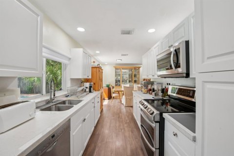 Villa ou maison à vendre à North Lauderdale, Floride: 3 chambres, 222.59 m2 № 2174105 - photo 19