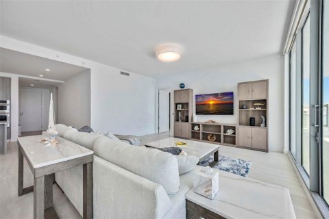 Condo in Sarasota, Florida, 2 bedrooms  № 1689739 - photo 15