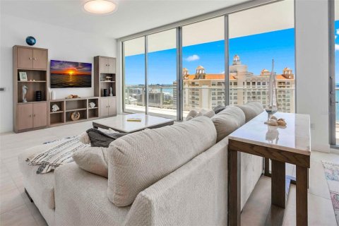 Condo in Sarasota, Florida, 2 bedrooms  № 1689739 - photo 11
