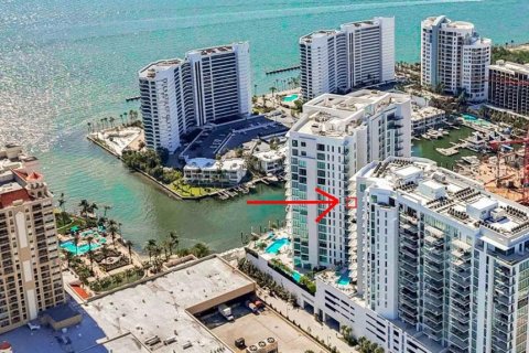 Condo in Sarasota, Florida, 2 bedrooms  № 1689739 - photo 1