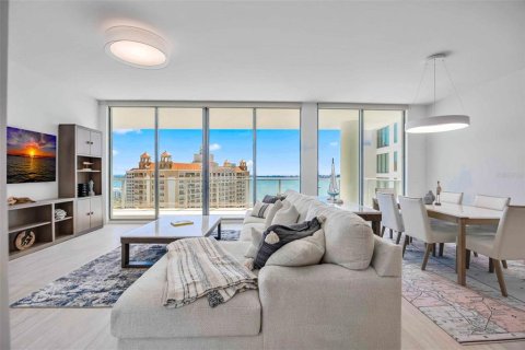 Condo in Sarasota, Florida, 2 bedrooms  № 1689739 - photo 12