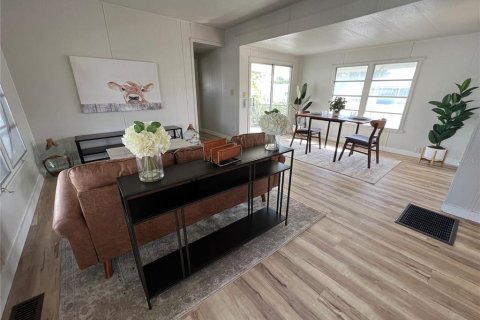 Propiedad comercial en venta en Sarasota, Florida, 64.66 m2 № 1796069 - foto 6