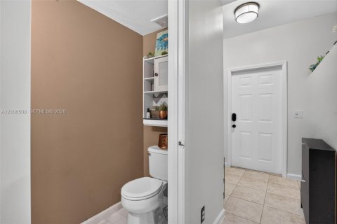 Townhouse in Coral Springs, Florida 2 bedrooms, 97.55 sq.m. № 2421200 - photo 17