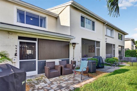 Townhouse in Coral Springs, Florida 2 bedrooms, 97.55 sq.m. № 2421200 - photo 29