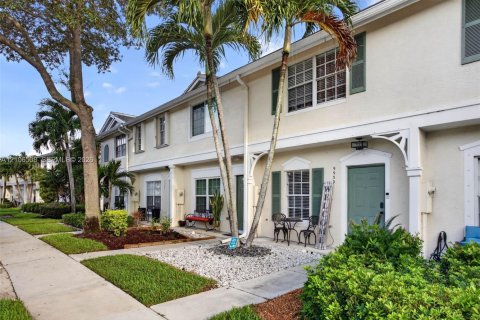 Townhouse in Coral Springs, Florida 2 bedrooms, 97.55 sq.m. № 2421200 - photo 8