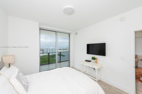 Condo in North Miami Beach, Florida, 2 bedrooms  № 1849223 - photo 12