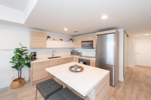 Condo in North Miami Beach, Florida, 2 bedrooms  № 1849223 - photo 8