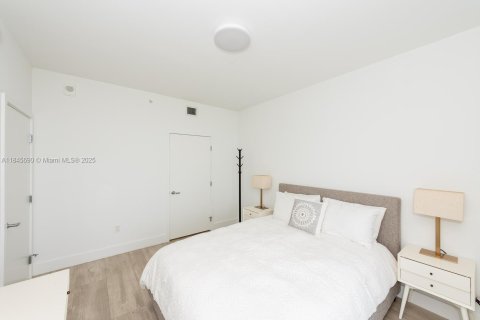 Condo in North Miami Beach, Florida, 2 bedrooms  № 1849223 - photo 13