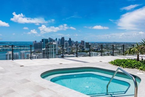 Condo in Miami, Florida, 2 bedrooms  № 1812326 - photo 17